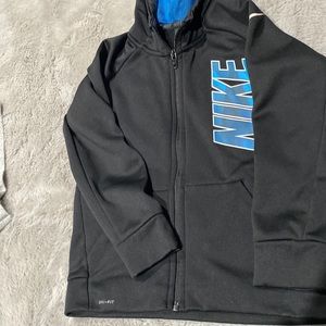 Nike sweater size 6